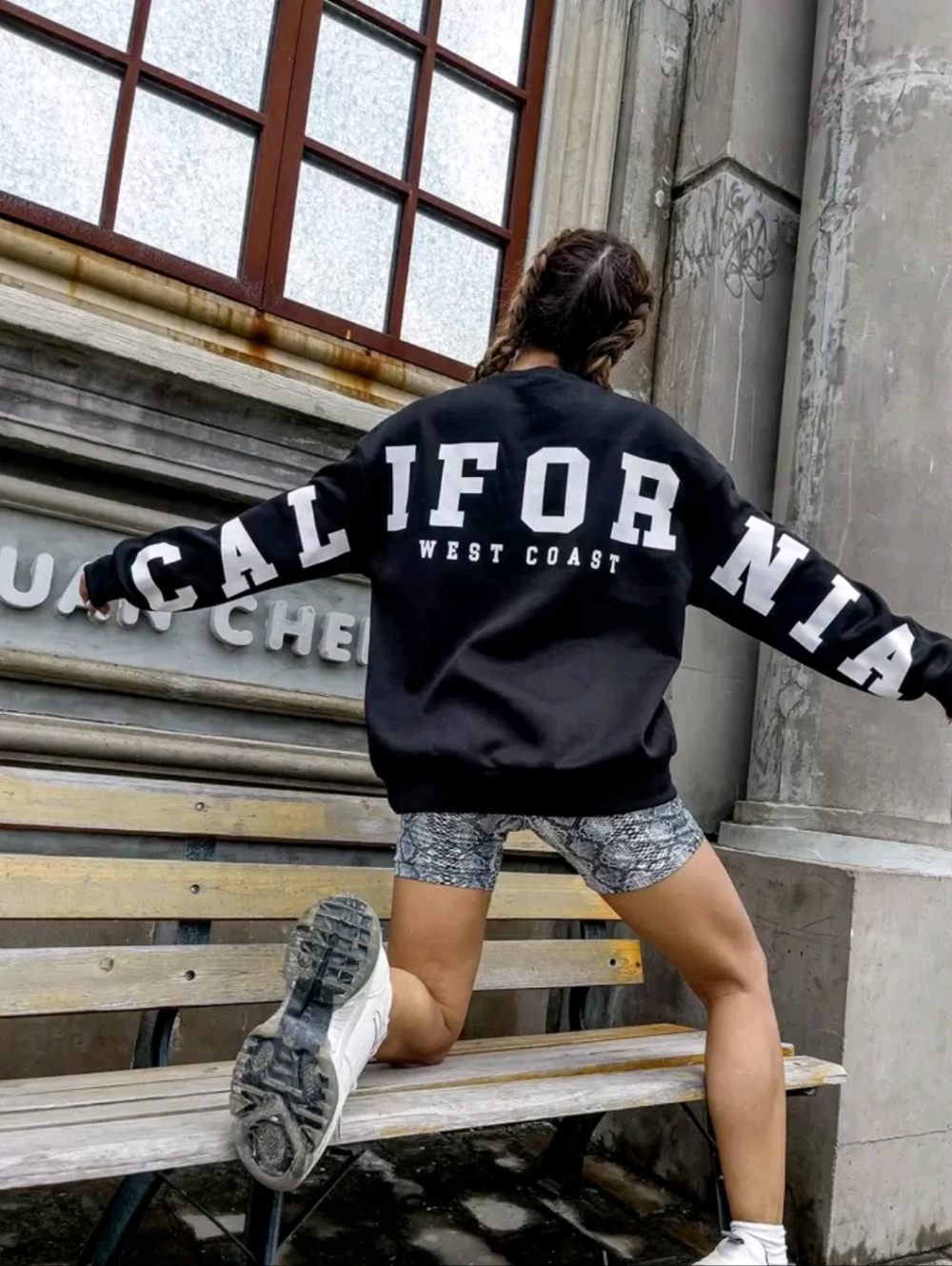 Black "California" Graphic Sweatshirt - West Coast
